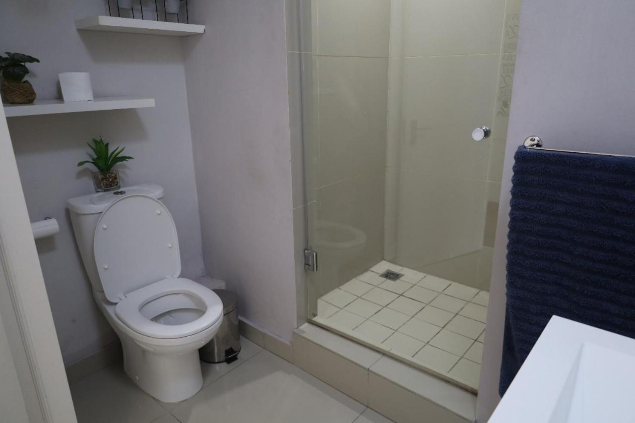 Senator Park Apartment *