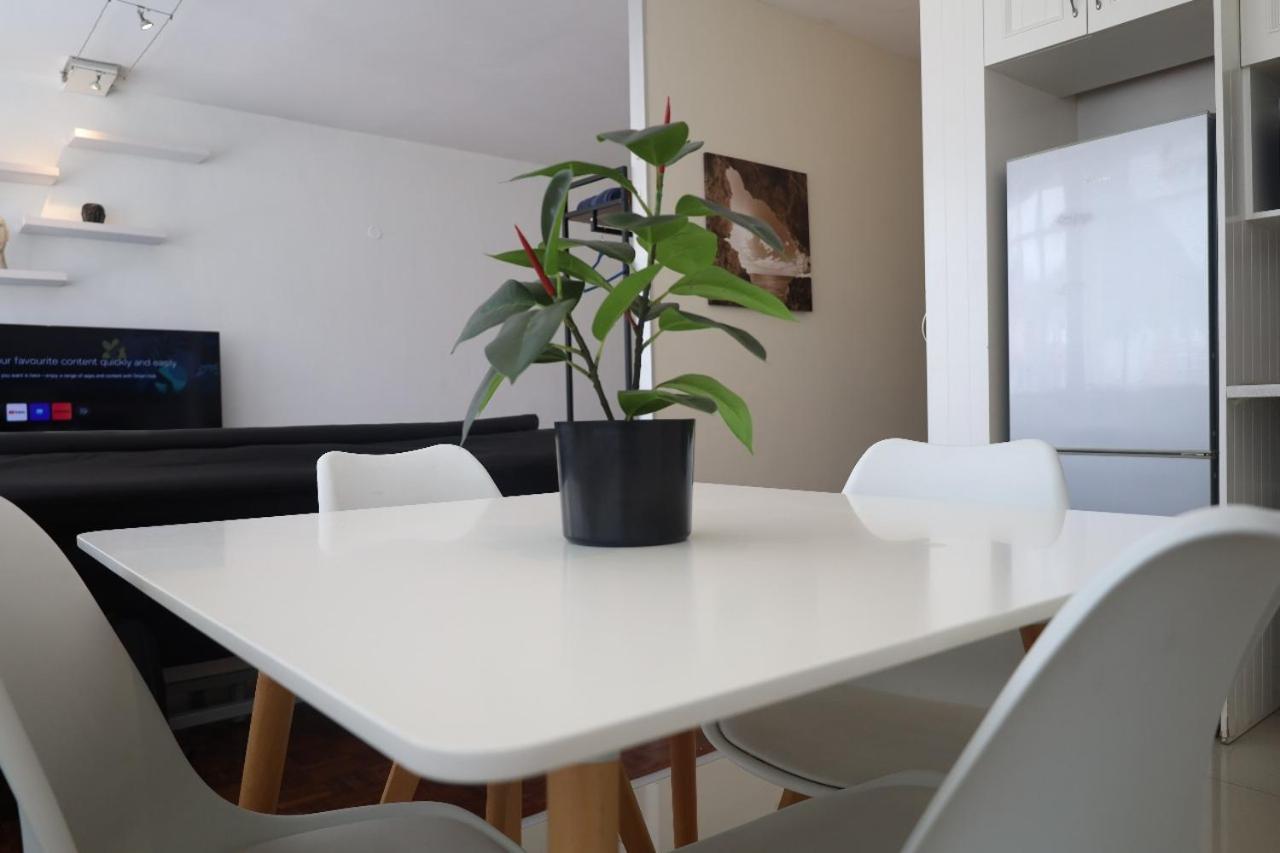 Senator Park Apartment *